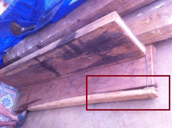 Gỗ mới khai thác phải dùng dây thép hoặc đóng đinh để giữ gỗ không bị xé , cong vênh .